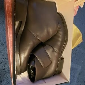 Clarks short heel
